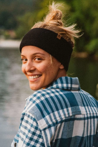 LIS-KOPYTO-czarna-opaska-black-fox-na-uszy-welniana-merino-mulesing-free-certyfikat-RWS-niegryzaca-eko-wool-headband-band (6).jpg