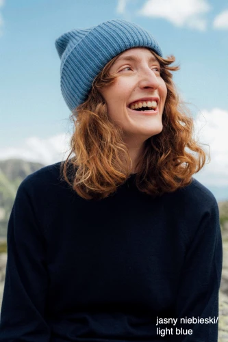 PANDA-KOPYTO-czapka-jasny-niebieski-duża-welniana-z-welny-merino-certyfikat-RWS-mulesing-free-beanie-hat-light-blue.jpg